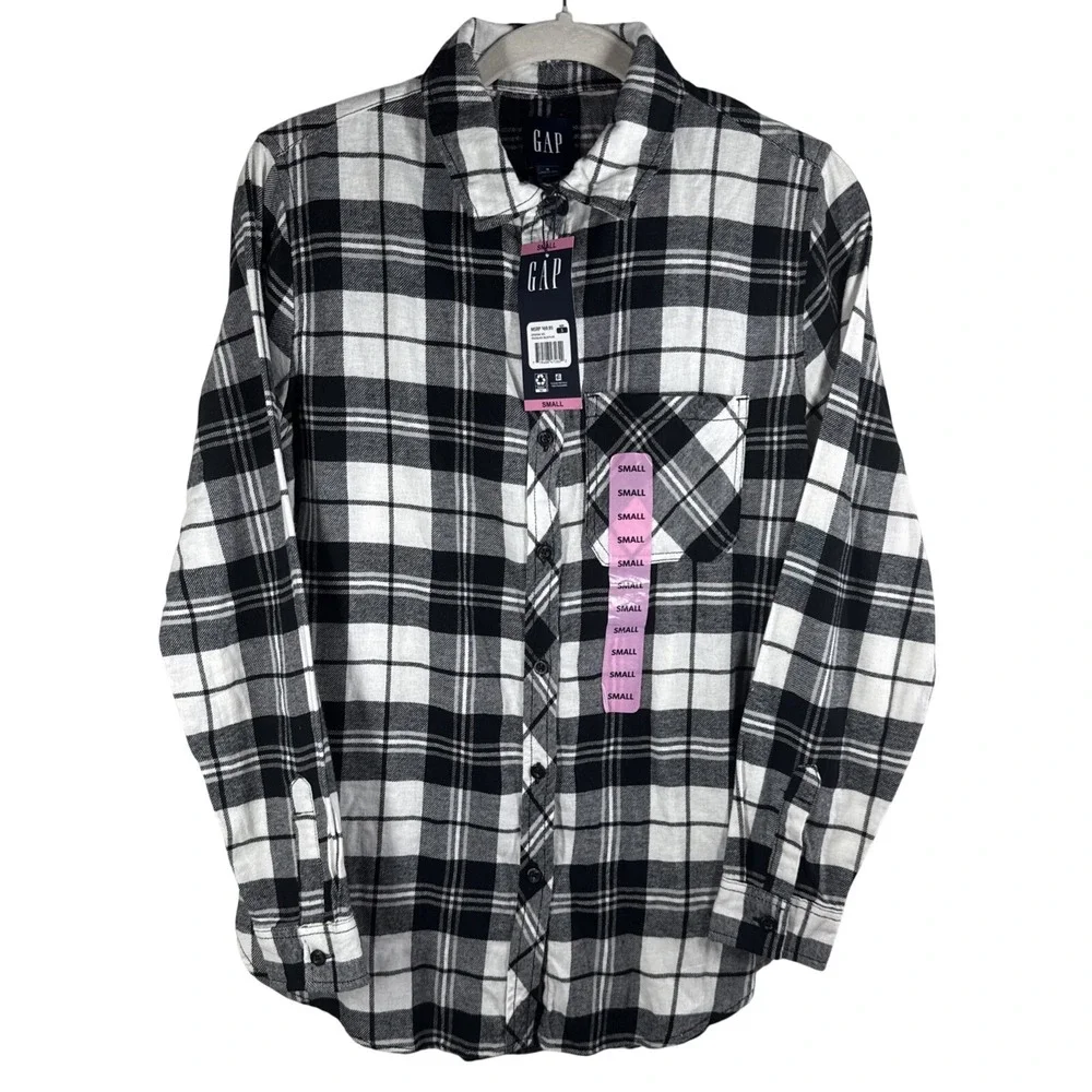 NWT GAP Women's Long Sleeve Button Down Relaxed Fit Flannel Shirt Small - Picture 1 of 9